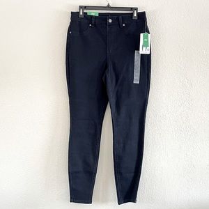 NWT Mid Rise Jeggings
